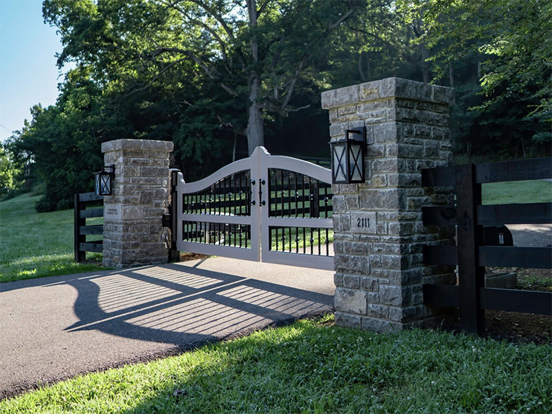 White fence gate company in Middle TN