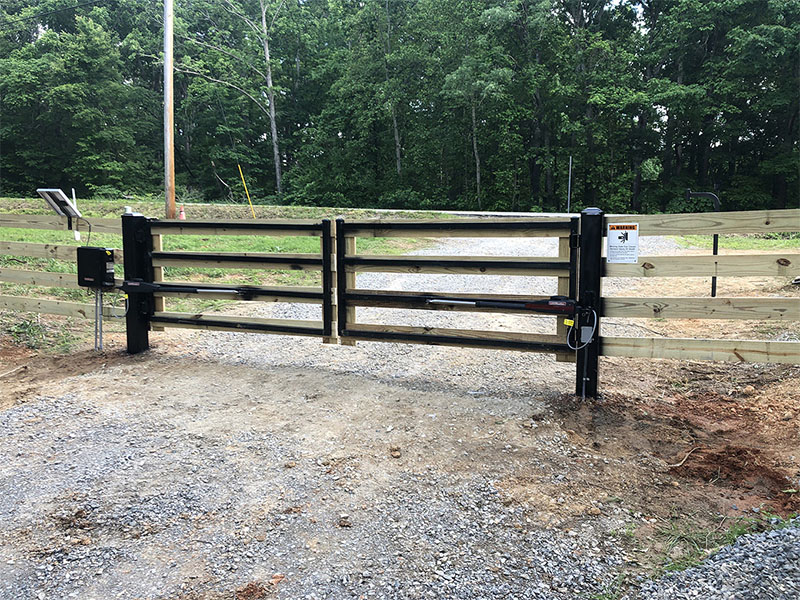 Wooden automated fence gate company Middle TN