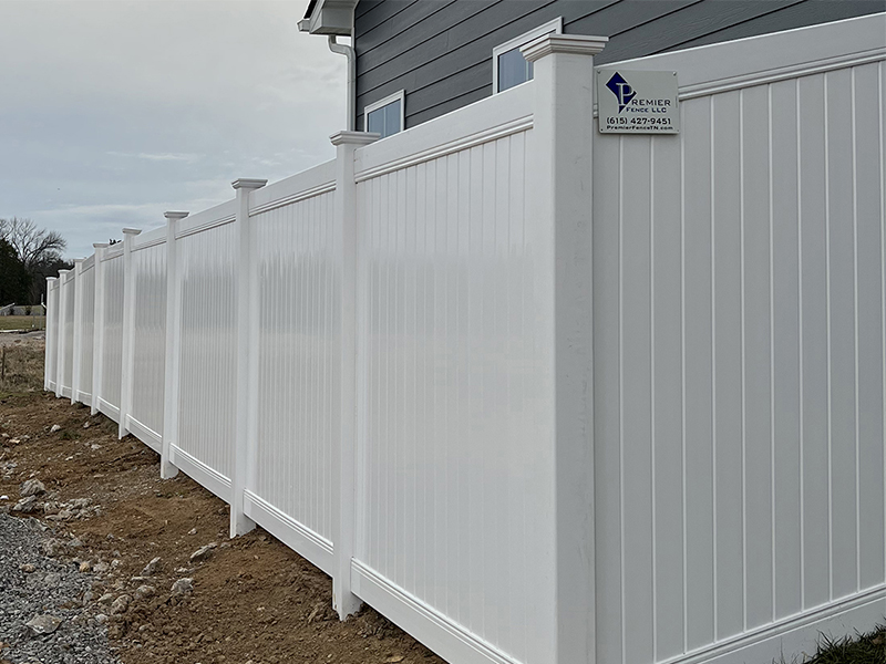 Residential vinyl fence company in Middle Tennessee