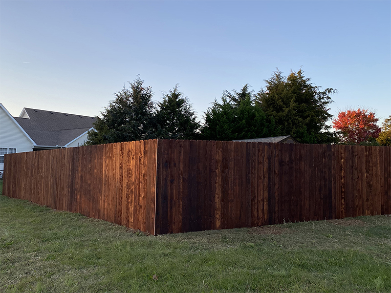 Dark wood fence company Middle TN 